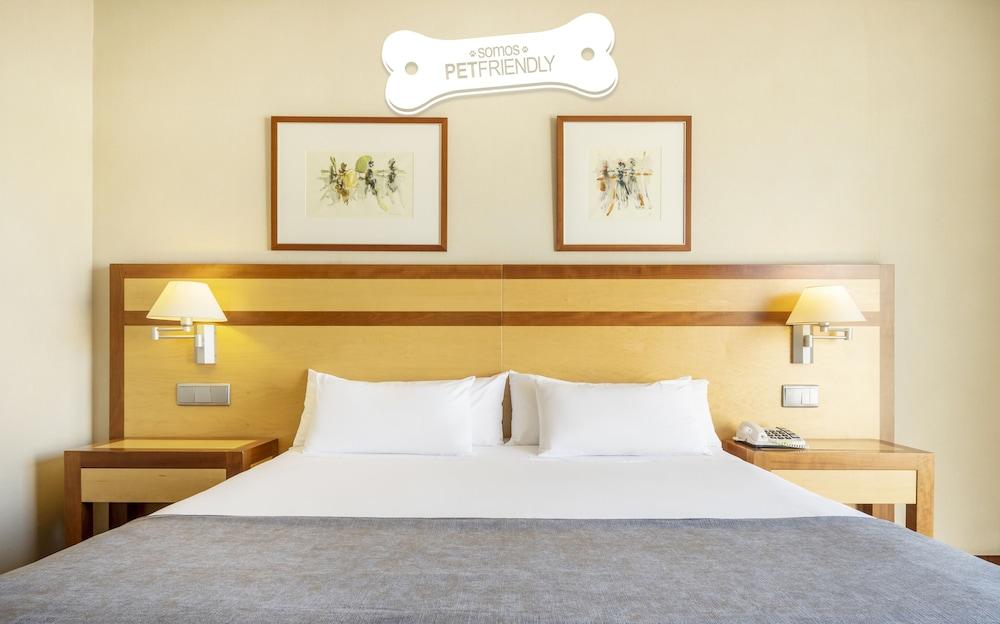 Ilunion Alcalá Norte Madri Exterior foto Pet-friendly room